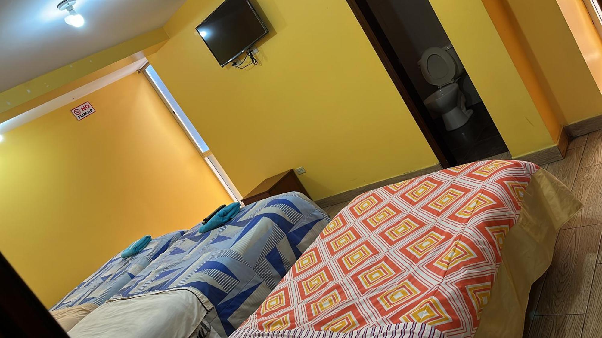 Hotel Residencial Miraflores Loja Exterior photo